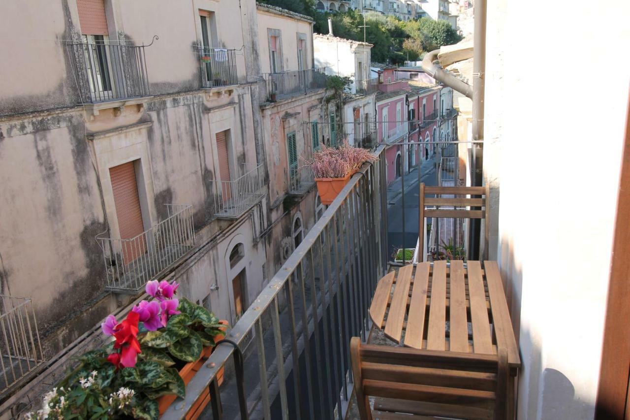 Le Luci su Ibla - Ospitalità con vista Acomodação com café da manhã Ragusa Exterior foto